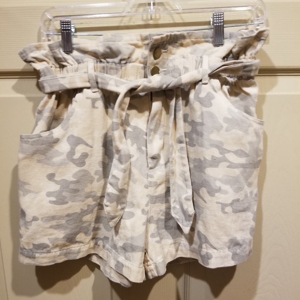 Entro Paper bag shorts size L